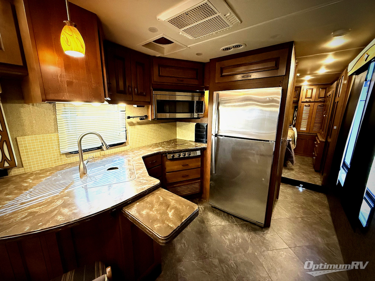 2015 Fleetwood Excursion 35B Photo 10