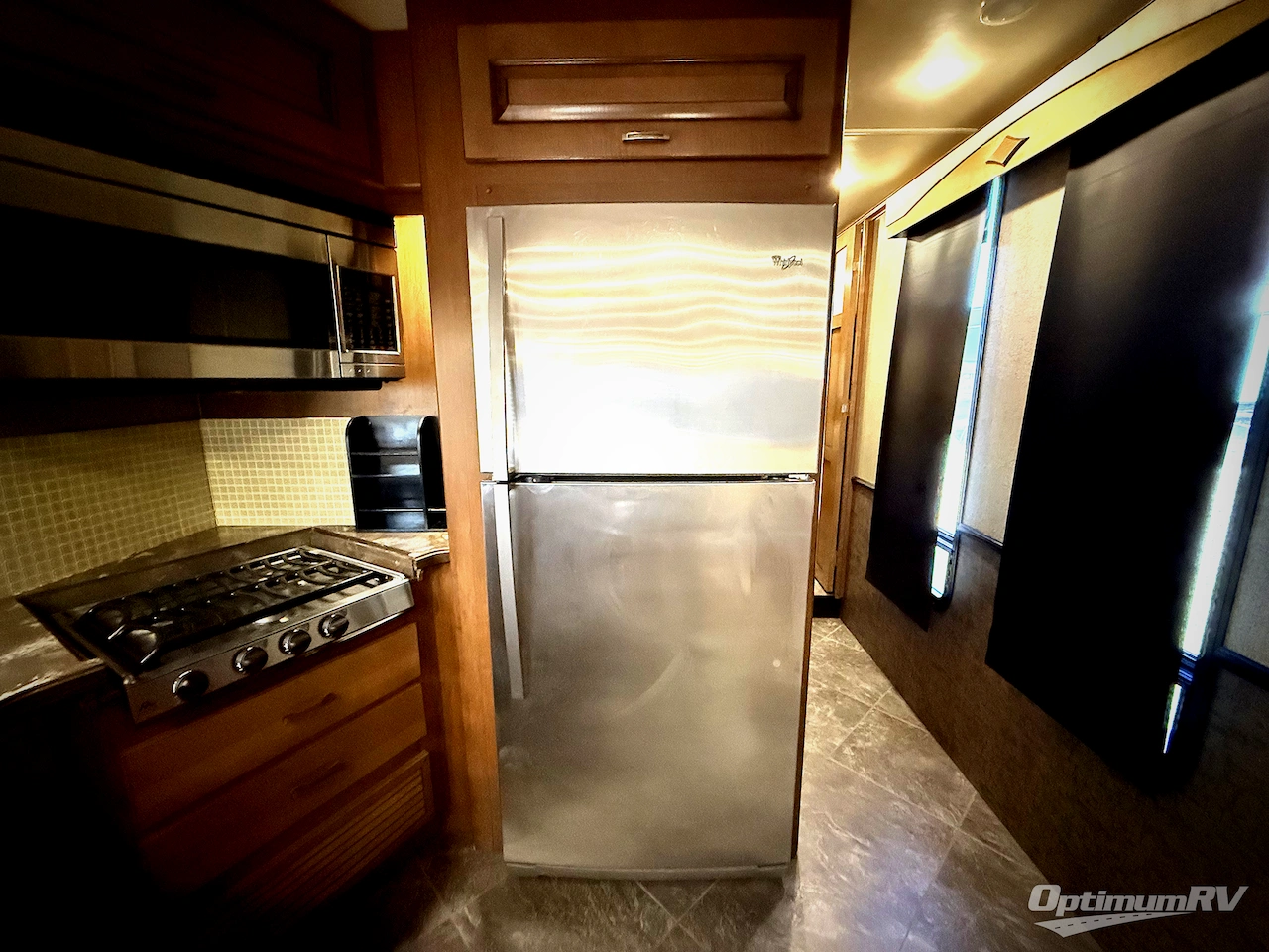 2015 Fleetwood Excursion 35B Photo 13