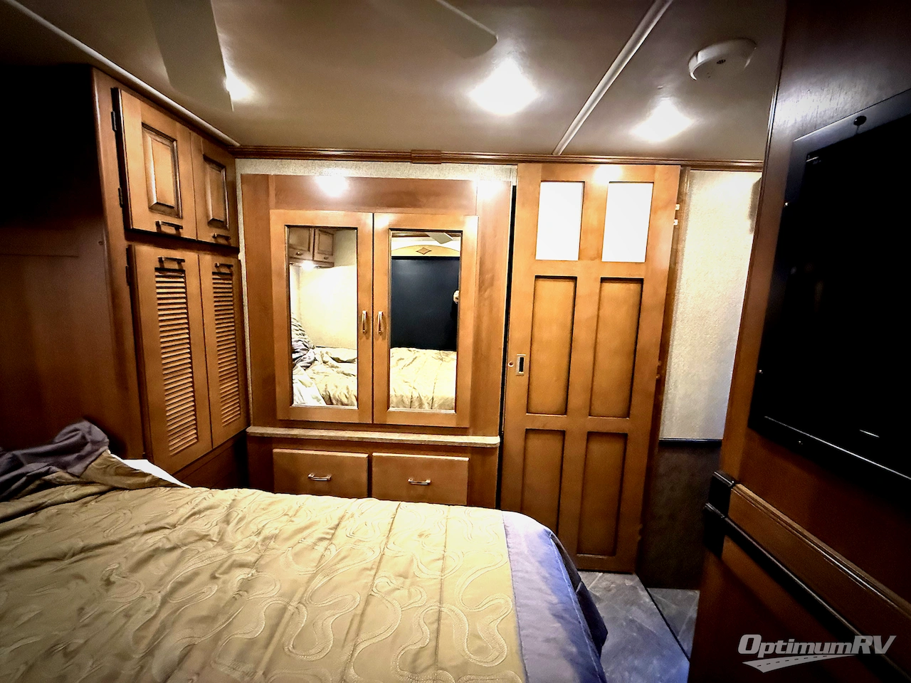 2015 Fleetwood Excursion 35B Photo 20