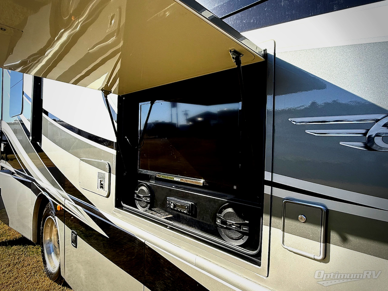 2015 Fleetwood Excursion 35B Photo 24