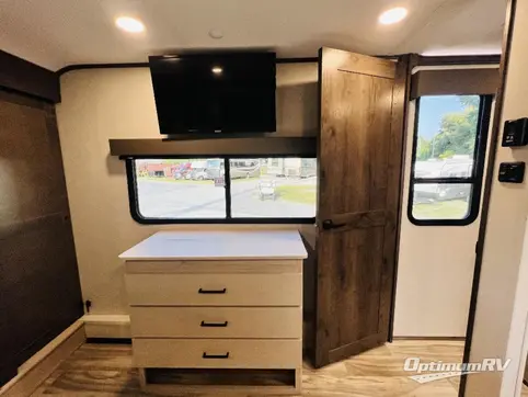 2022 Alliance Valor 37V13 RV Photo 4