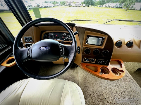 2014 Winnebago Adventurer 37F RV Photo 2