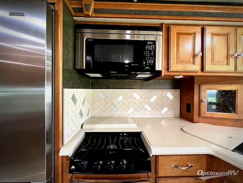 2014 Winnebago Adventurer 37F RV Photo 3