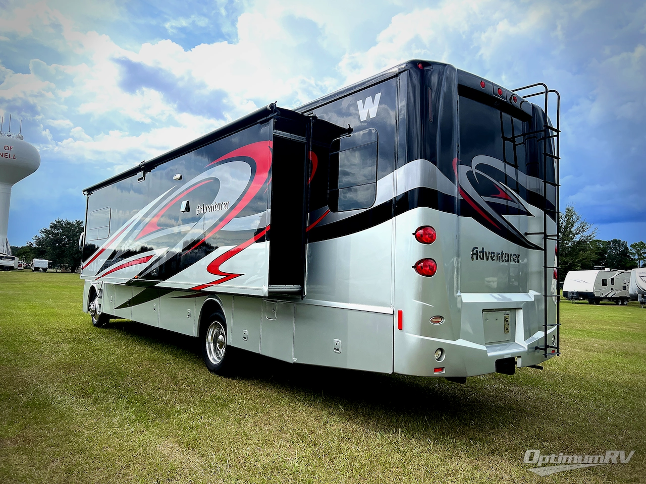 2014 Winnebago Adventurer 37F Photo 2