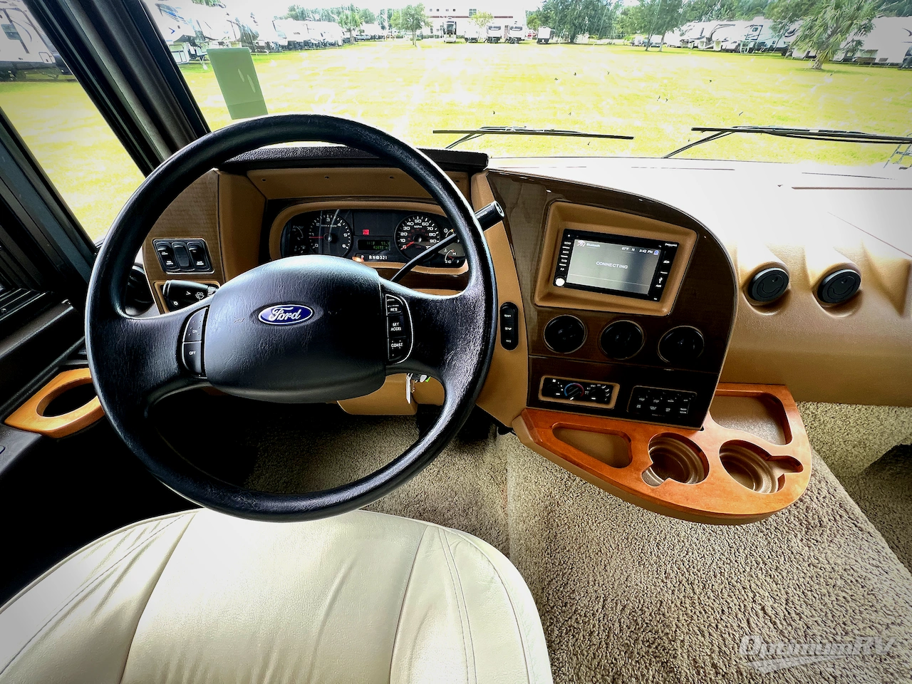 2014 Winnebago Adventurer 37F Photo 7