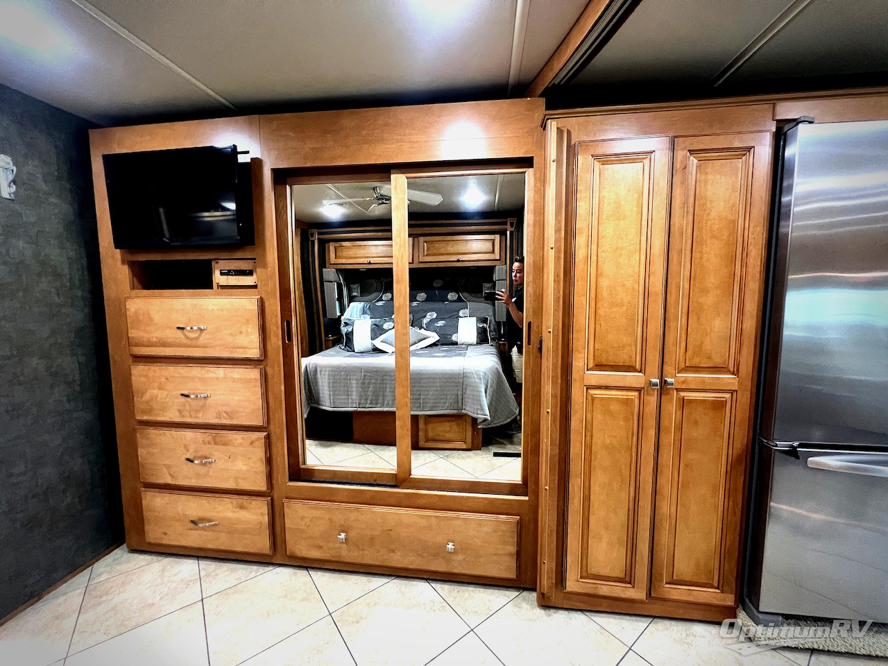 2014 Winnebago Adventurer 37F Photo 20