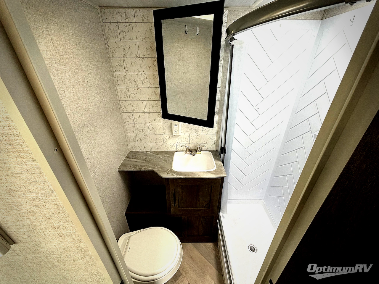 2021 Forest River Wildwood 31KQBTS Photo 8