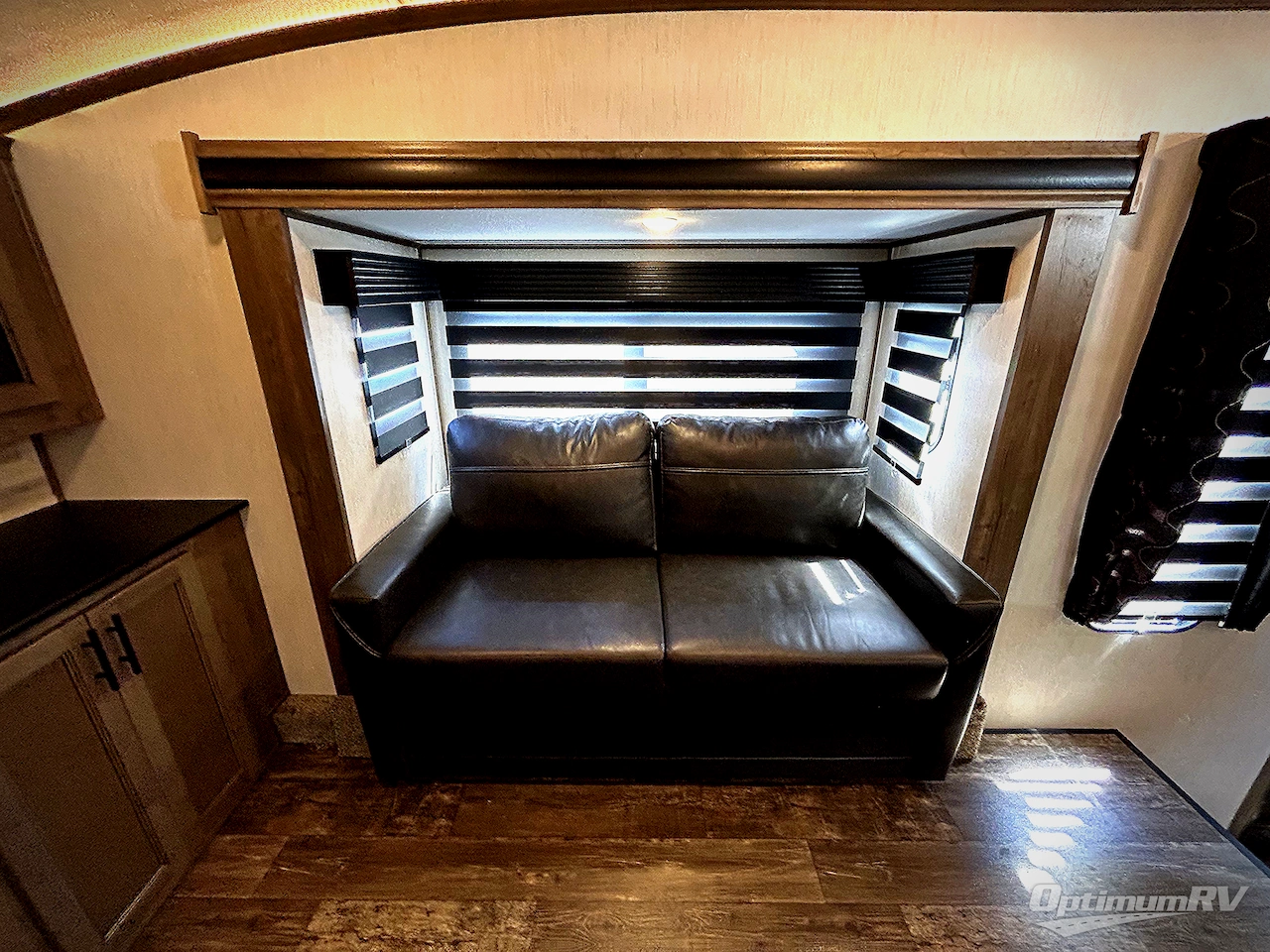 2022 Forest River Sabre 37FLL Photo 6