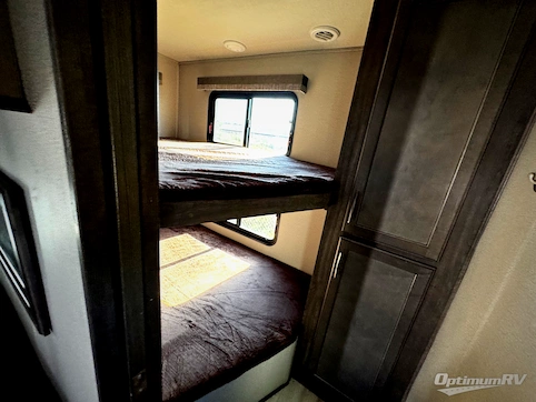 2021 Grand Design Solitude S-Class 3550BH RV Photo 4