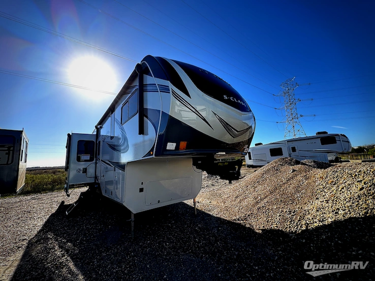 2021 Grand Design Solitude S-Class 3550BH RV Photo 1