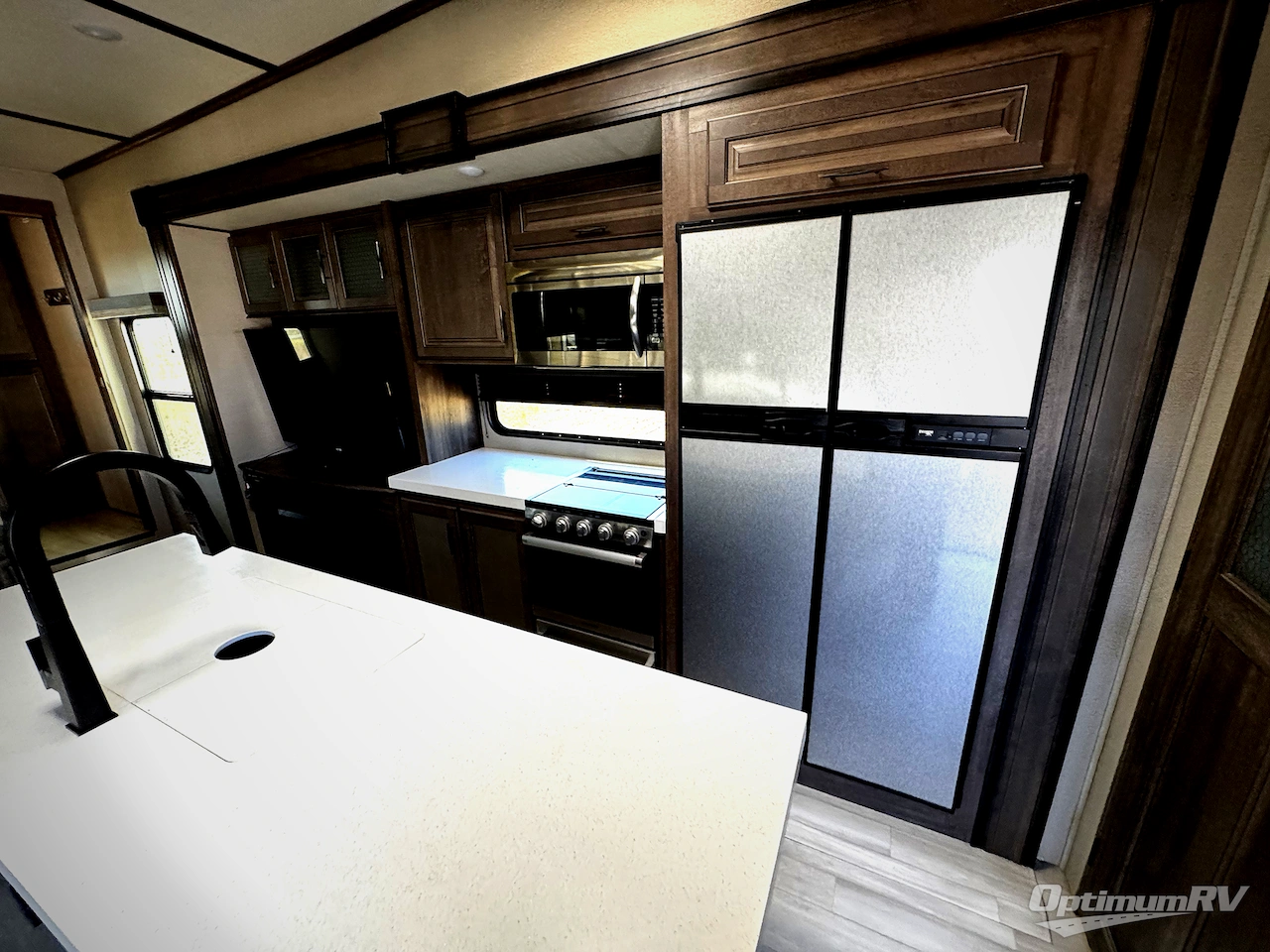 2021 Grand Design Solitude S-Class 3550BH Photo 5