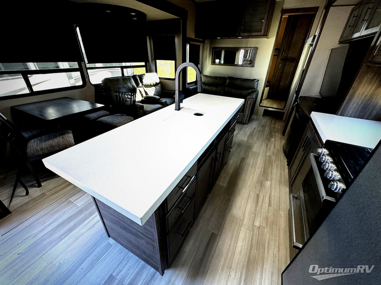 2021 Grand Design Solitude S-Class 3550BH Photo 6