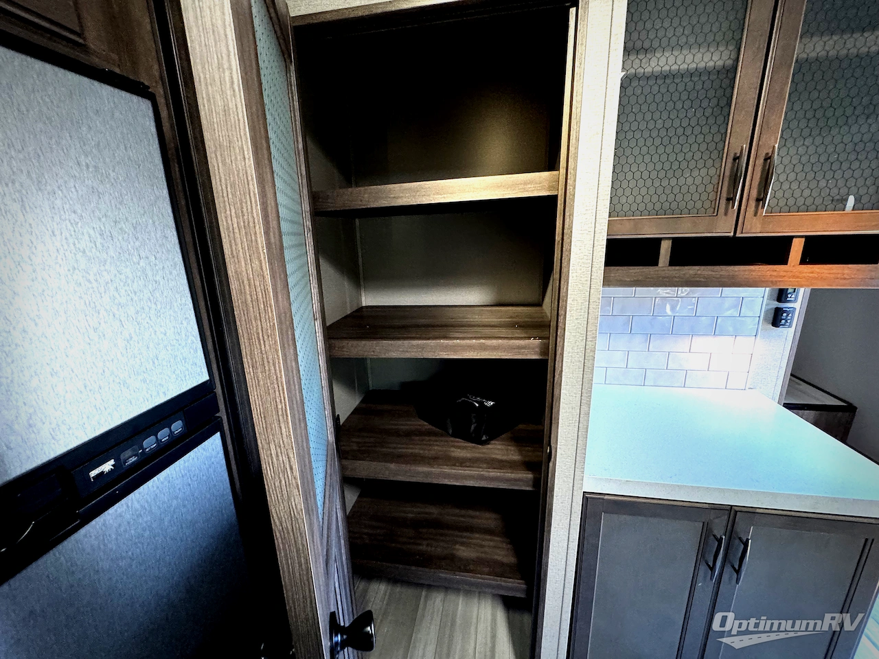 2021 Grand Design Solitude S-Class 3550BH Photo 7