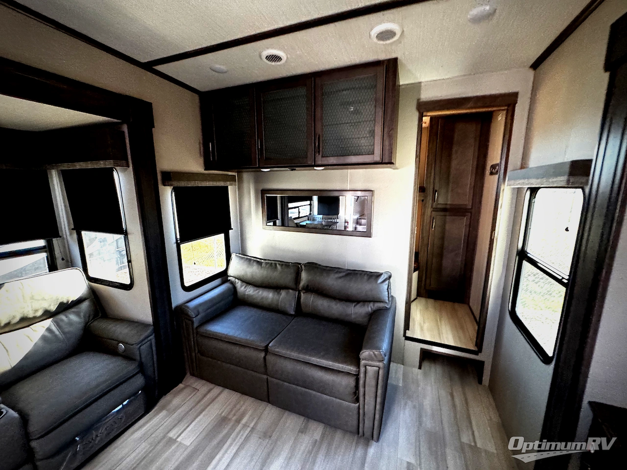 2021 Grand Design Solitude S-Class 3550BH Photo 8