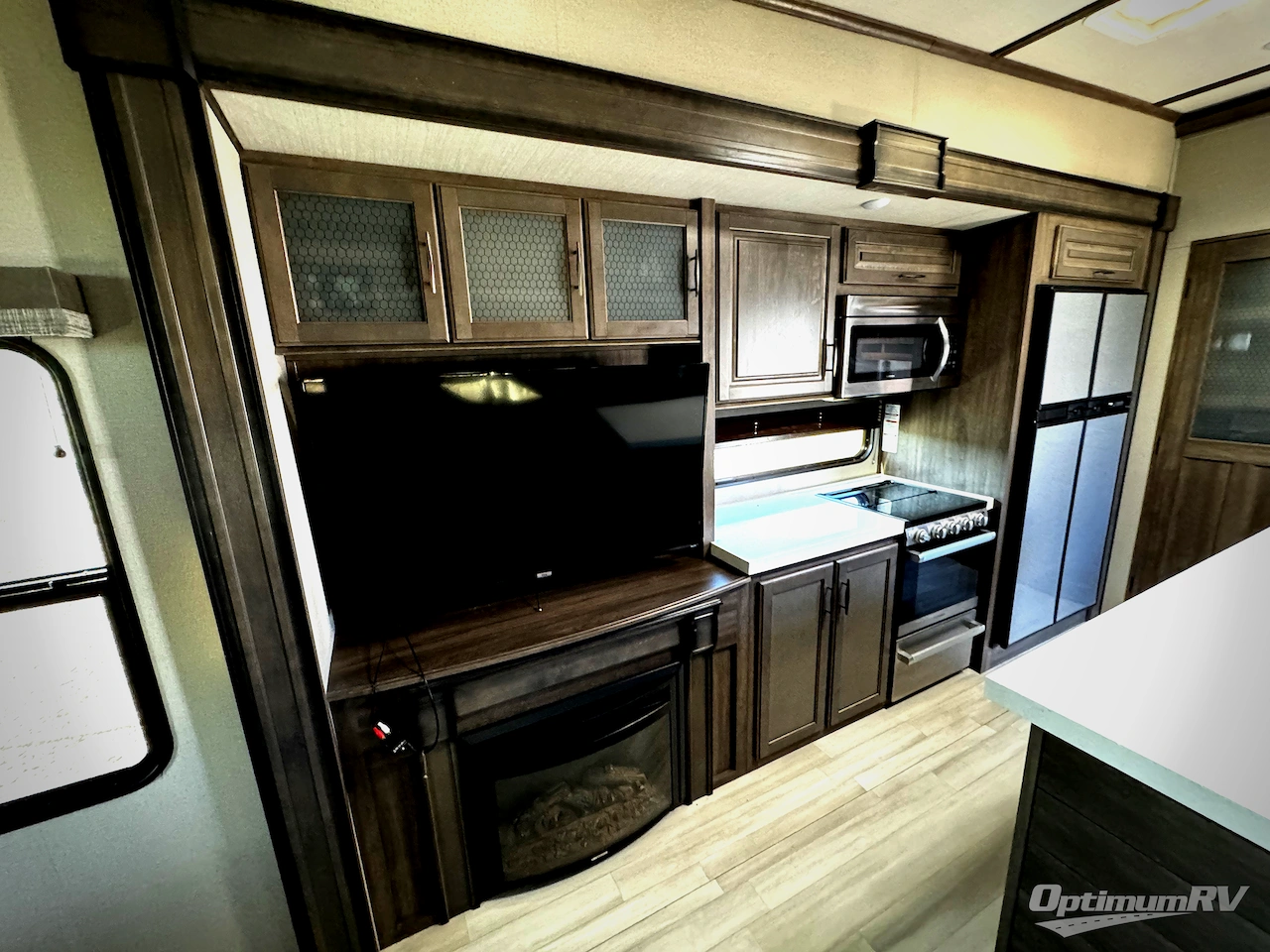 2021 Grand Design Solitude S-Class 3550BH Photo 9