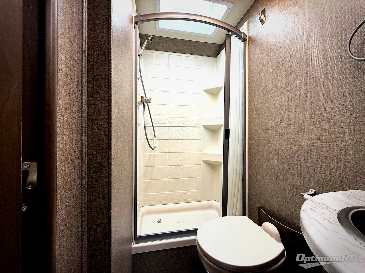 2021 Thor Freedom Traveler A27 Photo 13