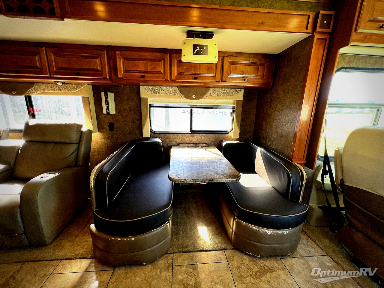 2014 Tiffin Allegro 31 SA Photo 8