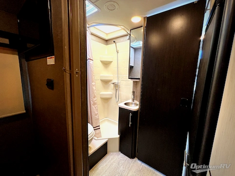 2017 Thor Compass 23TR RV Photo 4