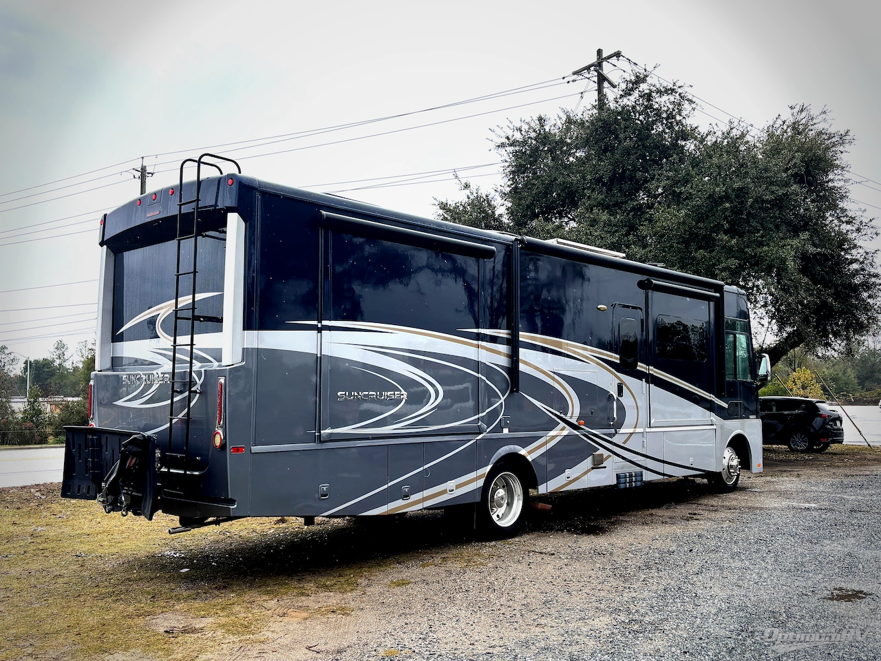 2016 Winnebago Adventurer 35P Photo 2