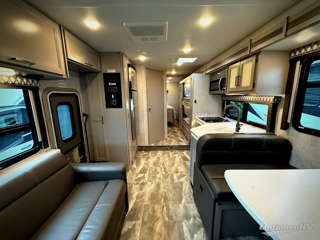 2023 Thor Quantum LF31 Photo 3