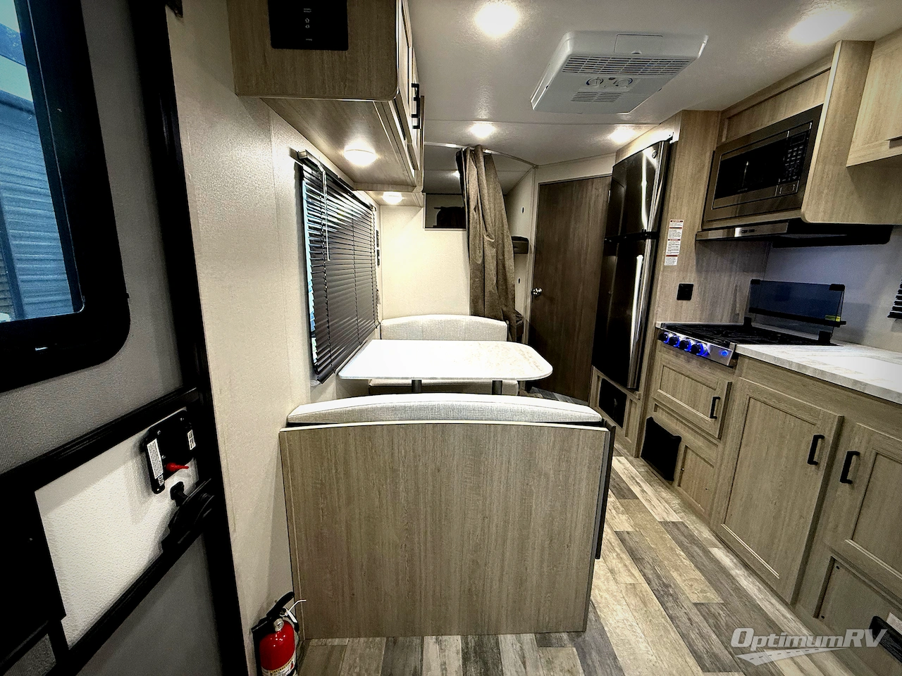 2025 Coachmen Catalina Summit Series 8 261BH Photo 10