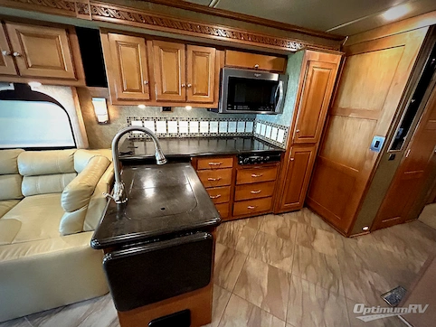 2016 Winnebago Adventurer 38Q RV Photo 3