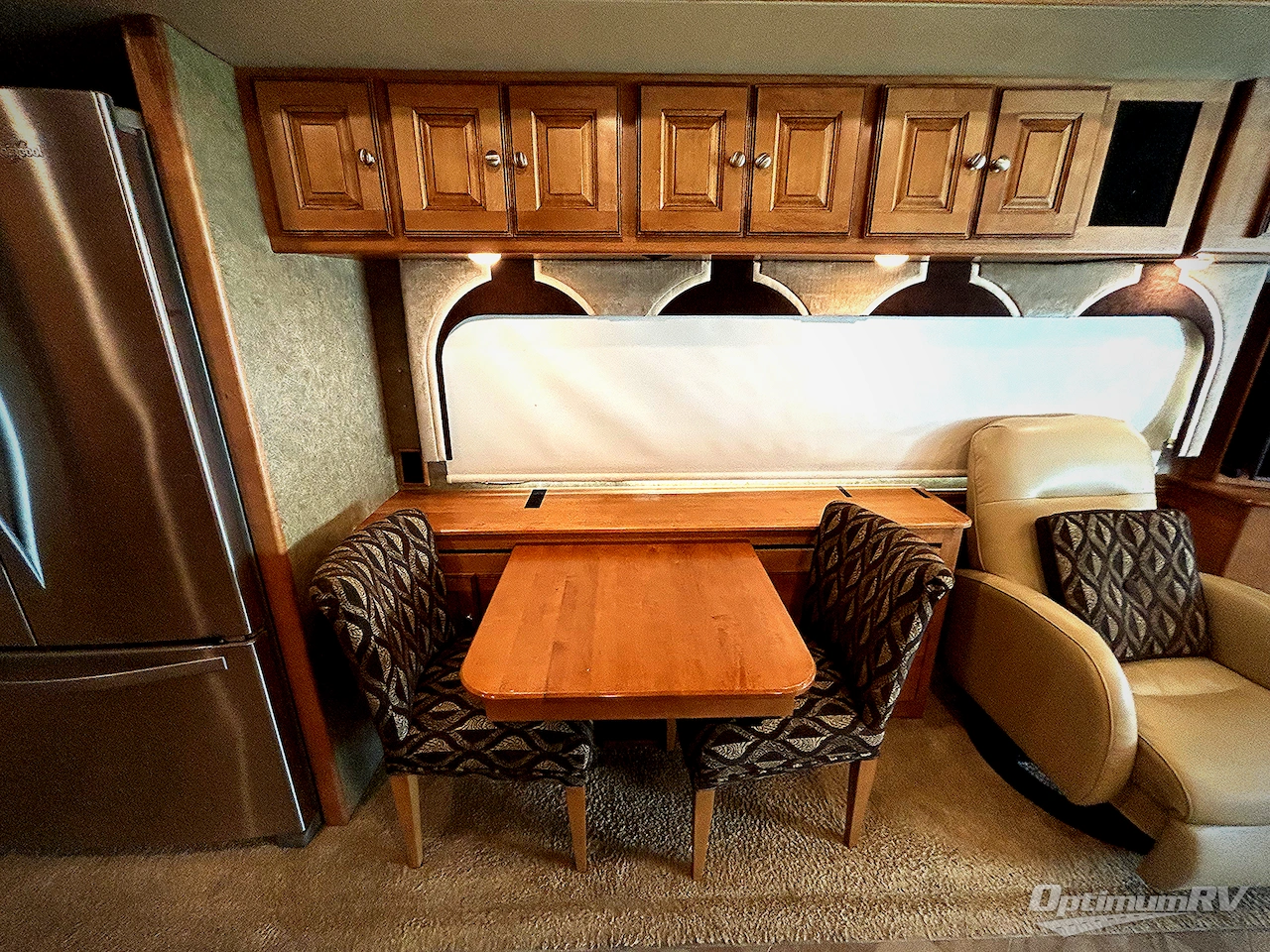 2016 Winnebago Adventurer 38Q Photo 10