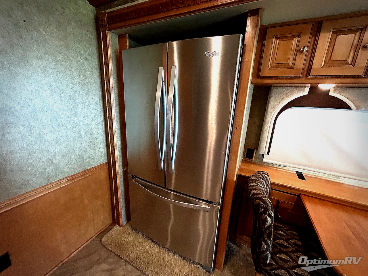 2016 Winnebago Adventurer 38Q Photo 11