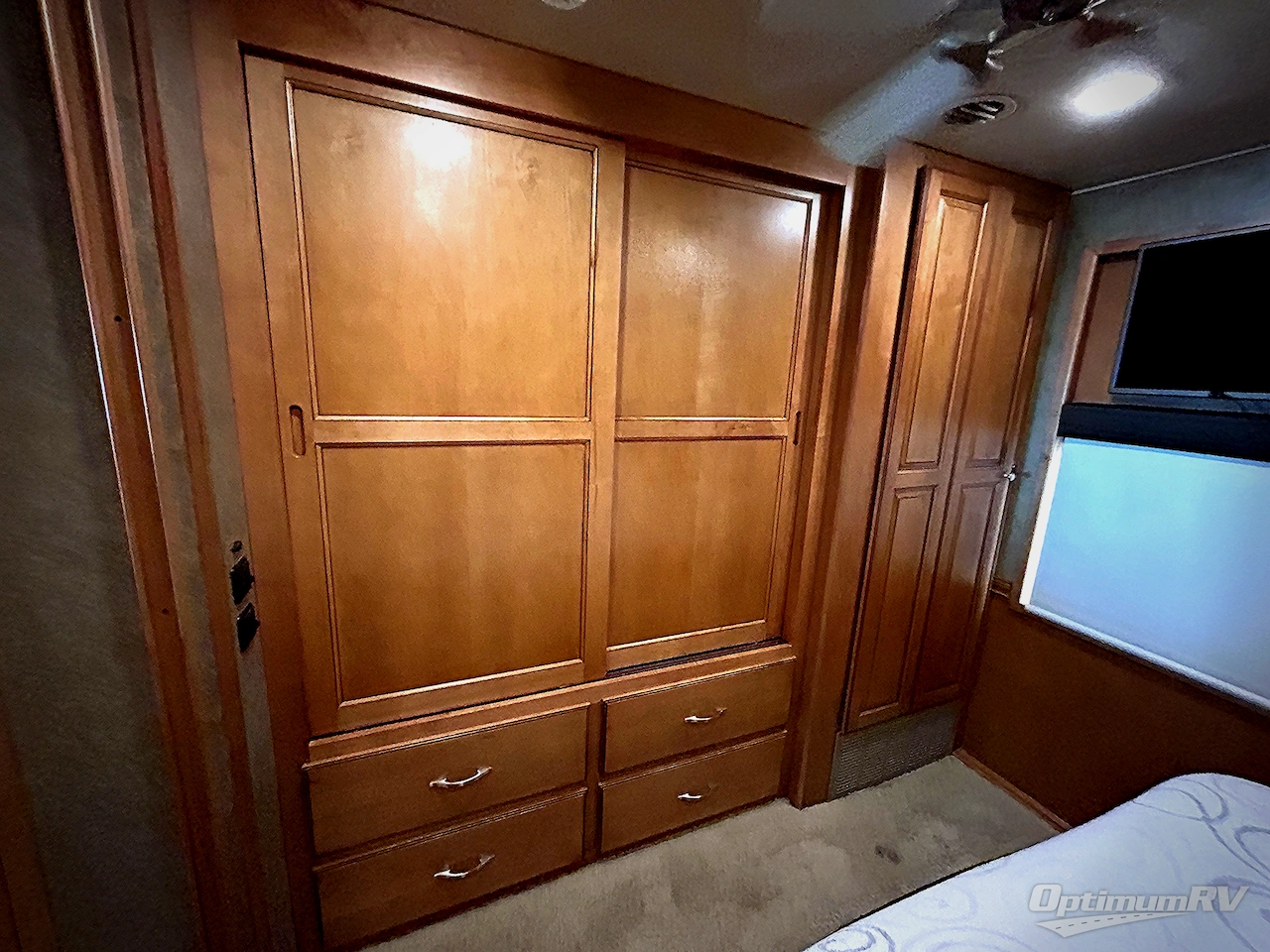 2016 Winnebago Adventurer 38Q Photo 21