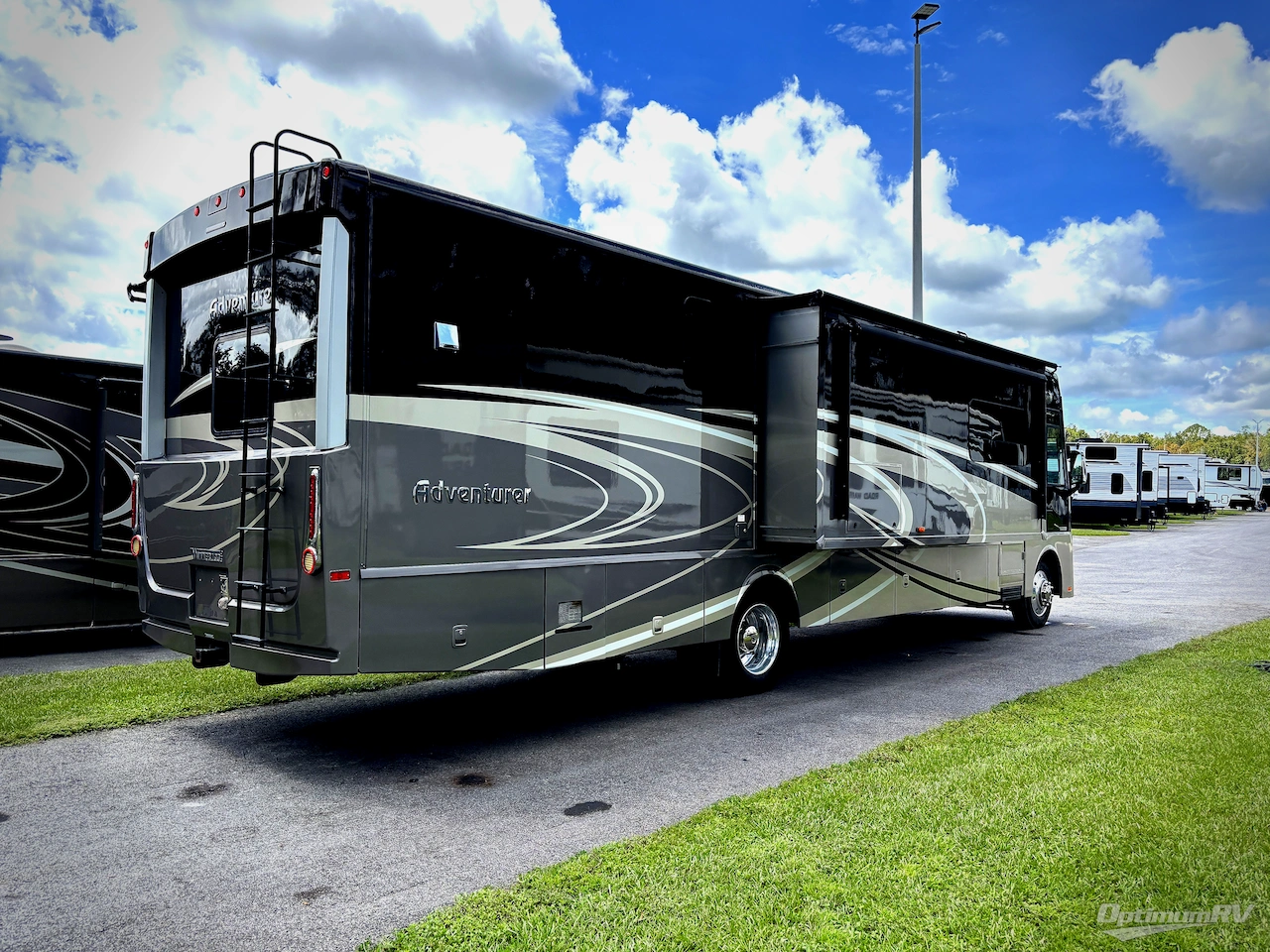 2016 Winnebago Adventurer 38Q Photo 2