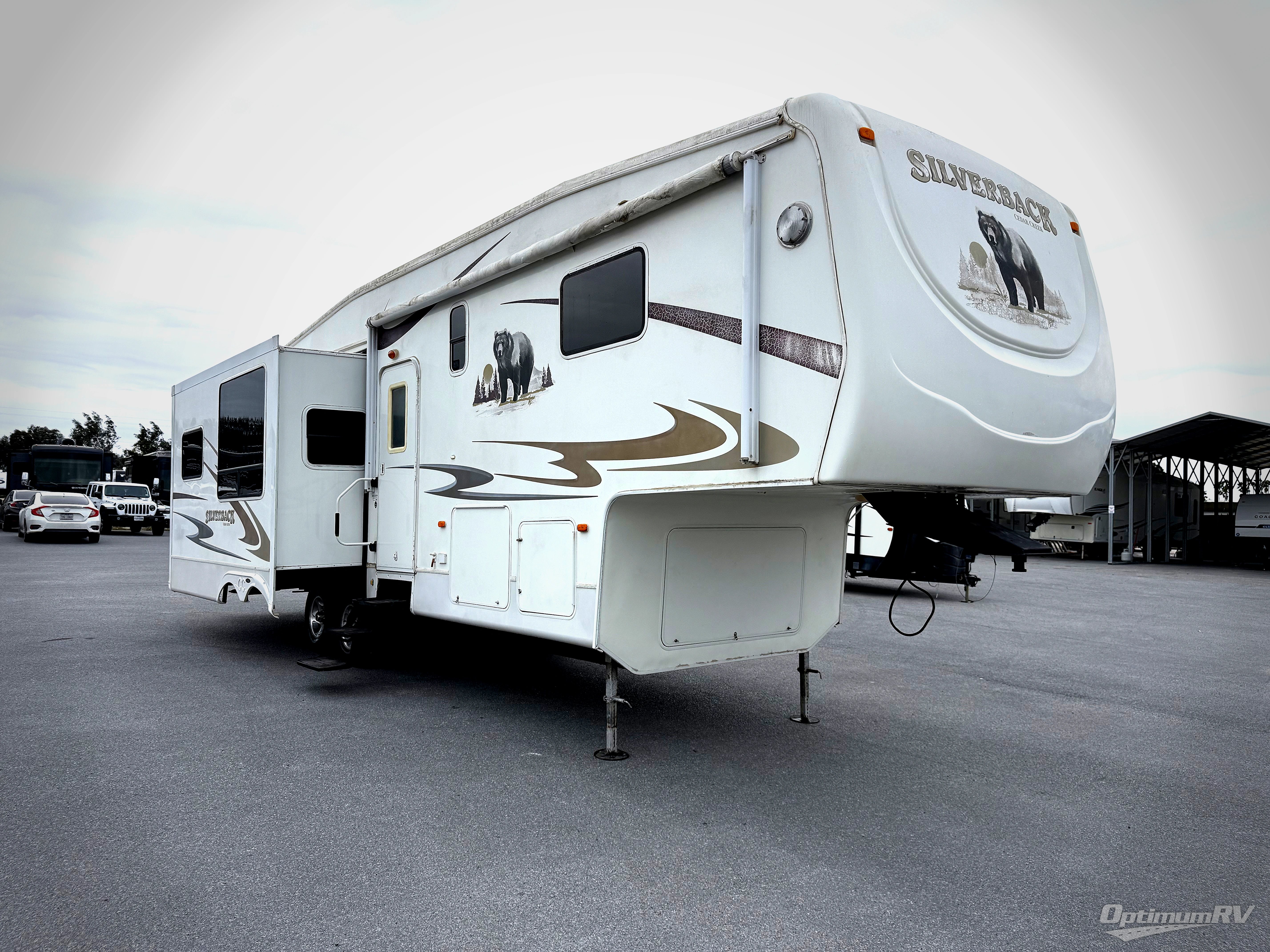 SOLD! - Used 2008 Forest River Cedar Creek Silverback 33LCDTS