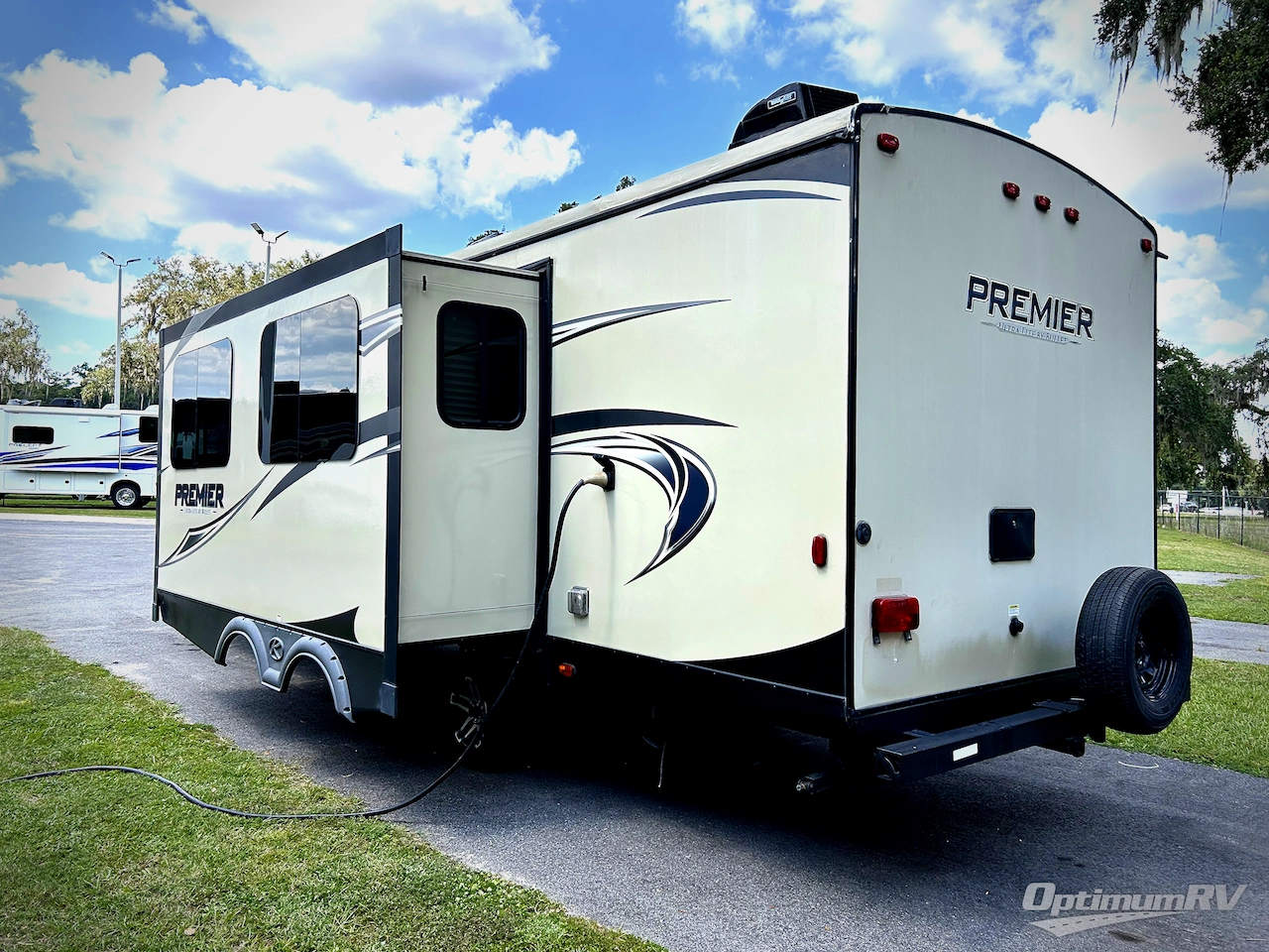 2021 Keystone Premier Ultra Lite 26RBPR Photo 3