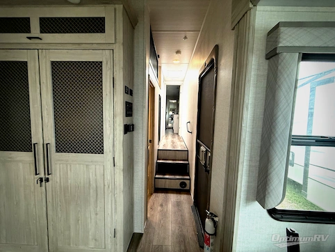 2022 East To West Tandara 386MB-OK RV Photo 3