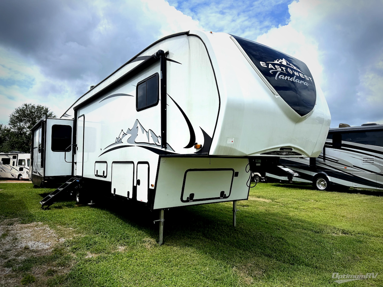 2022 East To West Tandara 386MB-OK Photo 1