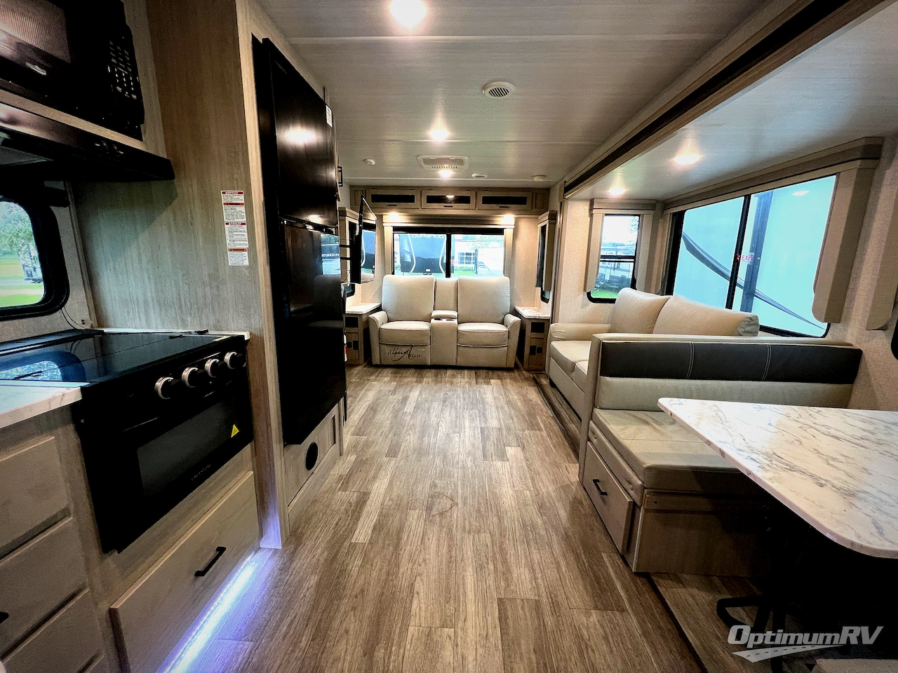 2022 East To West Alta 2850KRL Photo 4