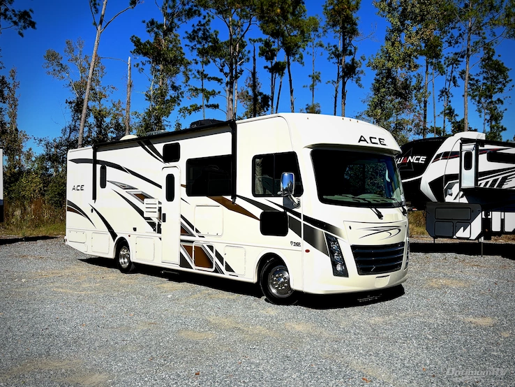 2020 Thor ACE 32.3 RV Photo 1