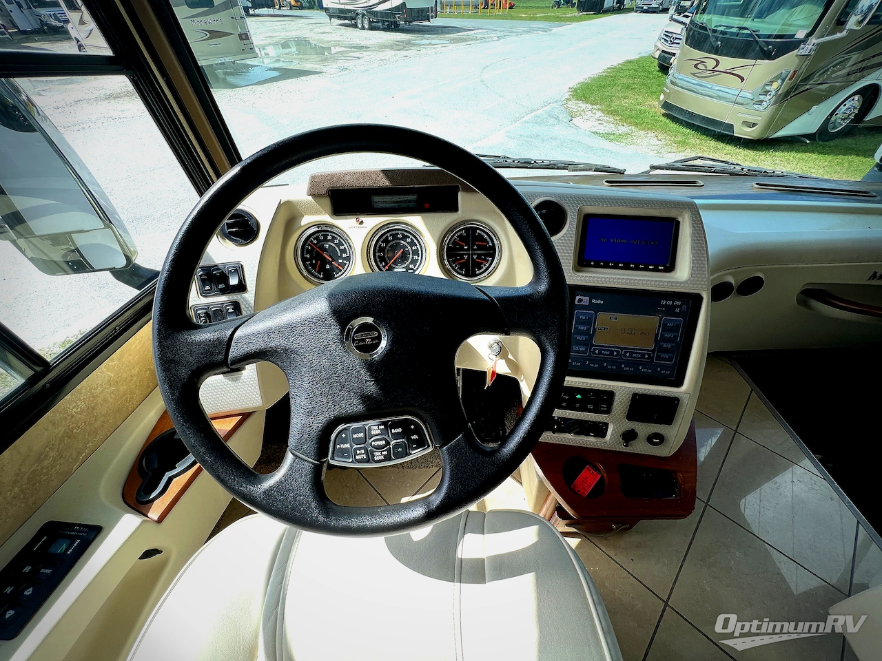 2014 Itasca Meridian 36M Photo 5