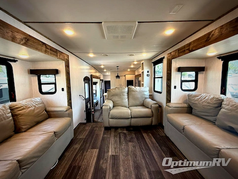 2021 Heartland Bighorn Traveler 38FL RV Photo 3