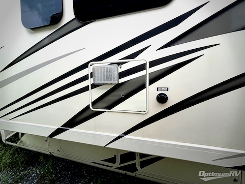 2018 Thor ACE 29.4 RV Photo 4