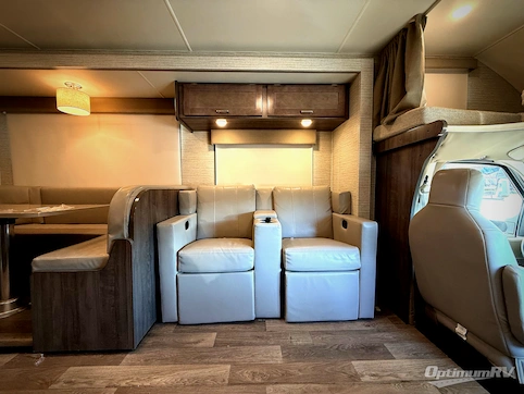 2023 Winnebago Minnie Winnie 31K RV Photo 2