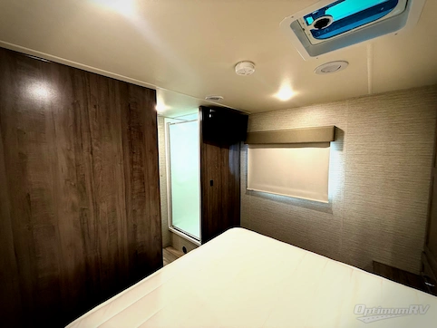 2023 Winnebago Minnie Winnie 31K RV Photo 4