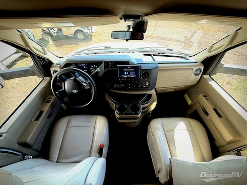 2023 Winnebago Minnie Winnie 31K RV Photo 4