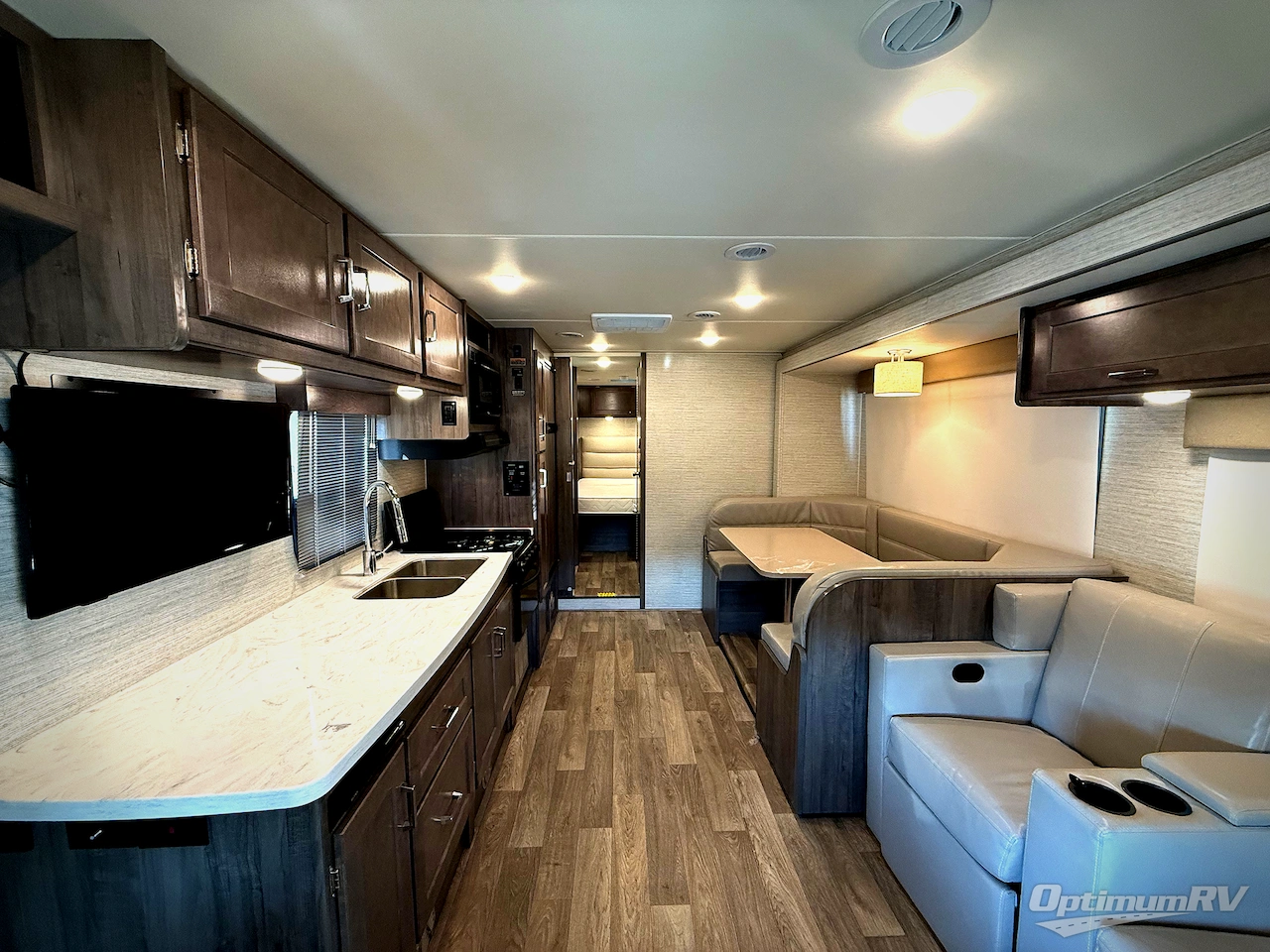 2023 Winnebago Minnie Winnie 31K Photo 3