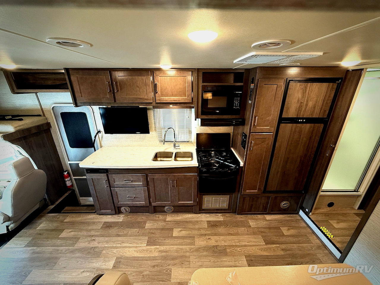 2023 Winnebago Minnie Winnie 31K Photo 8