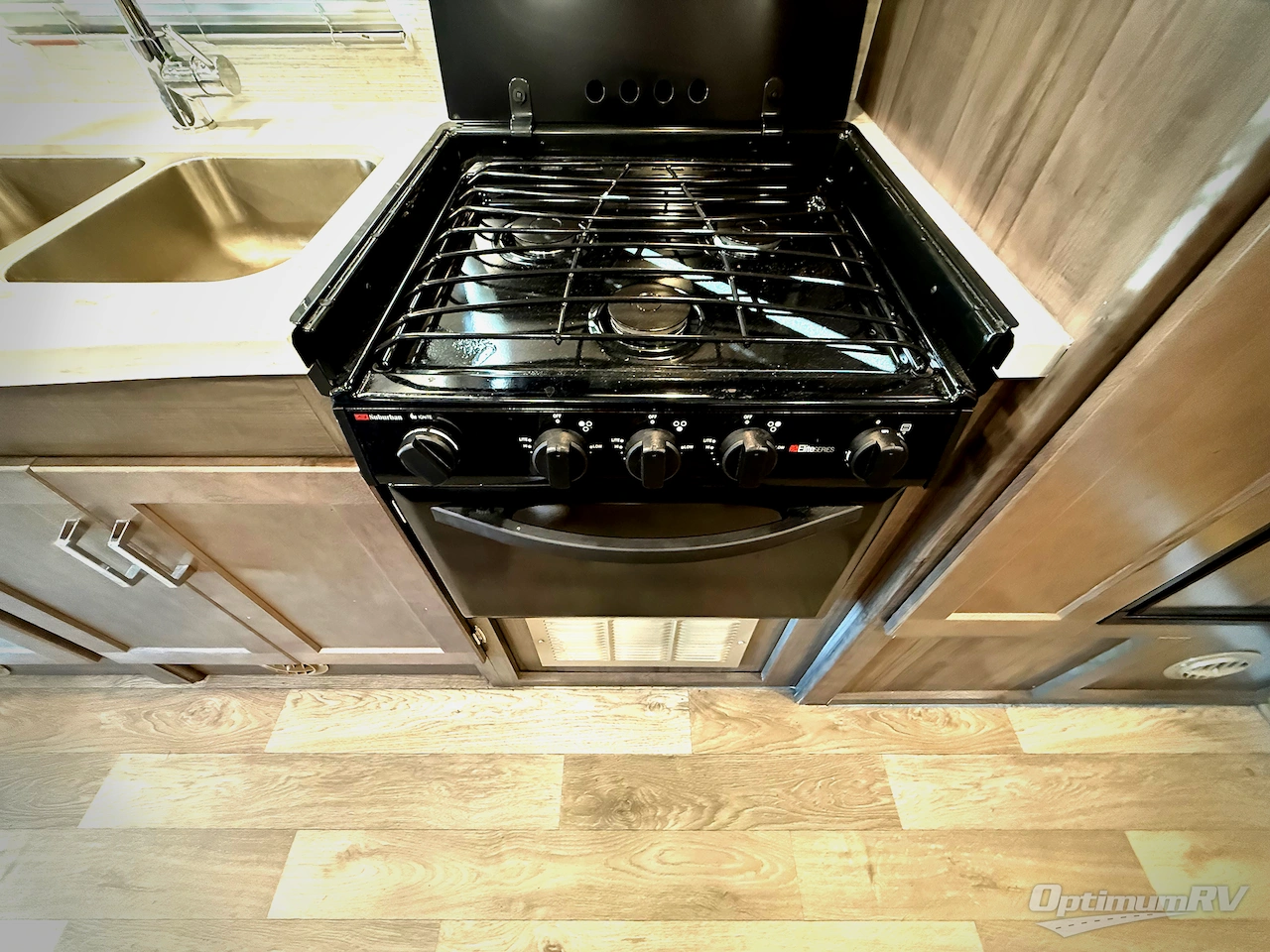 2023 Winnebago Minnie Winnie 31K Photo 11