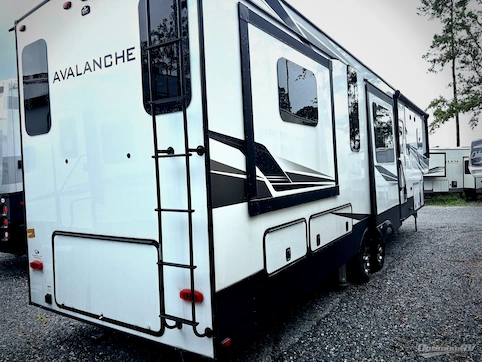 Used 2021 Keystone Avalanche 375RD Featured Photo
