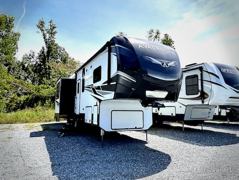 Used 2021 Keystone Avalanche 375RD Featured Photo