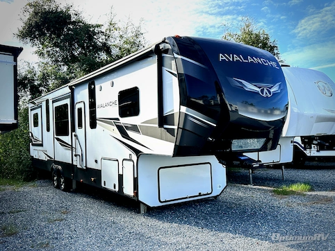 Used 2021 Keystone Avalanche 375RD Featured Photo