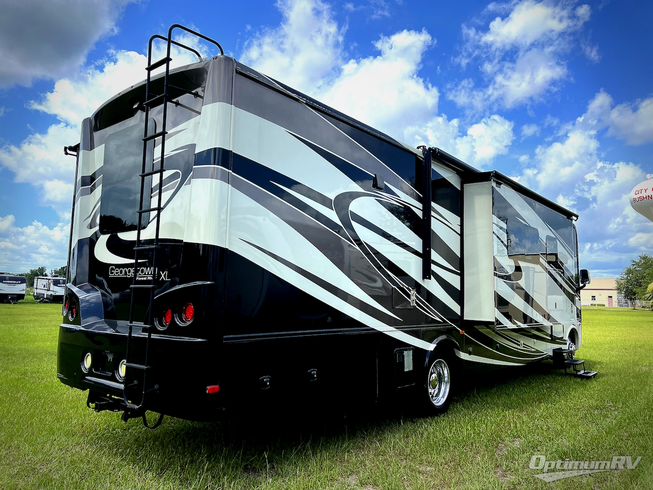 2014 Forest River Georgetown XL 377TSF Photo 3