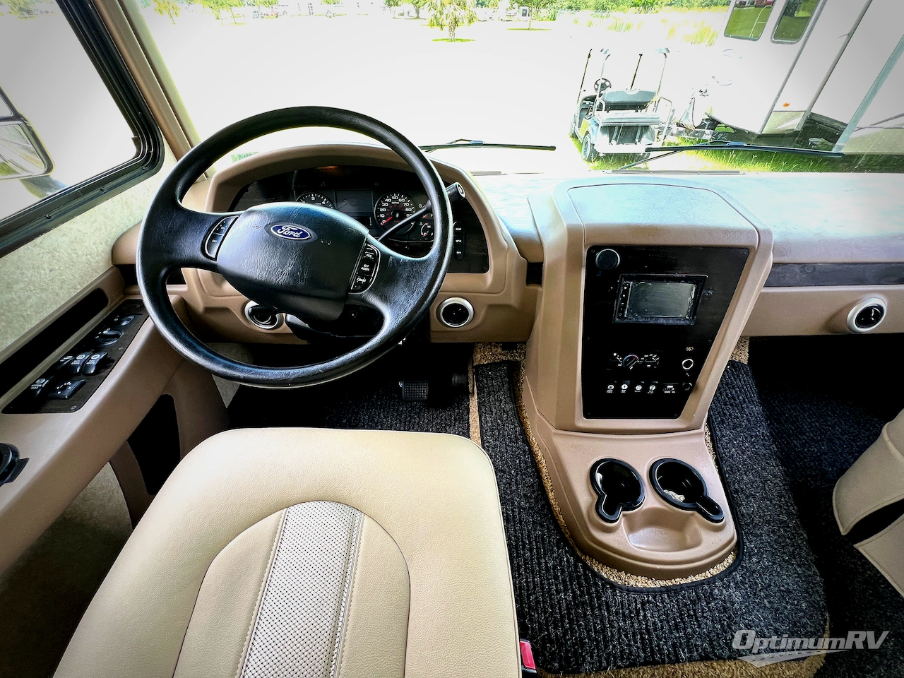 2014 Forest River Georgetown XL 377TSF Photo 8